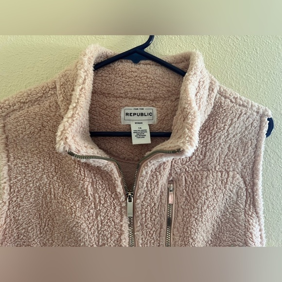 For The Republic Athlesiure Preppy Sherpa Vest Full Zip Light Pink Women's 1X‎ - Picture 8 of 10